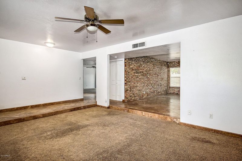 1742 W Echo Ln, Phoenix, AZ 85021