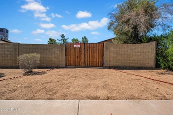 1742 Menadota Dr, Phoenix, AZ 85027