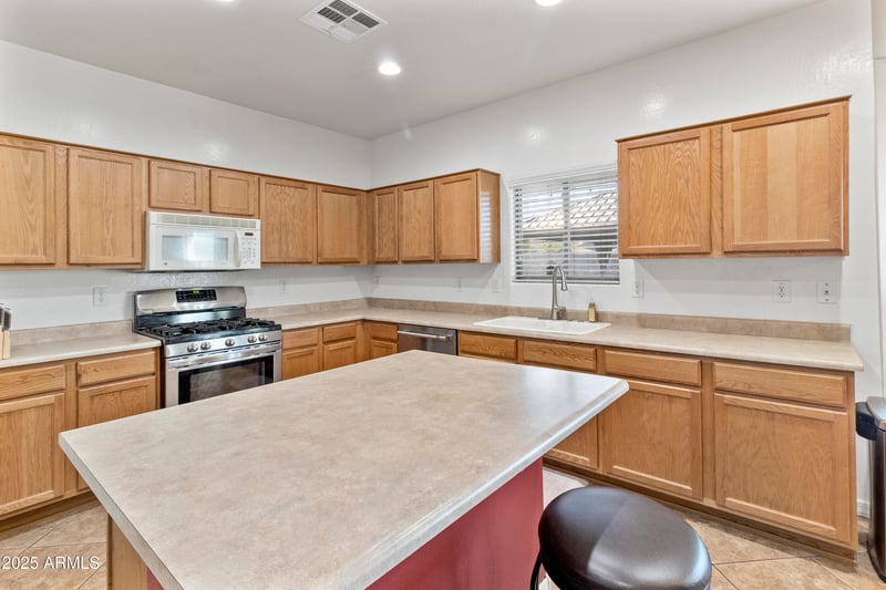 17423 Carmen Dr, Surprise, AZ 85388