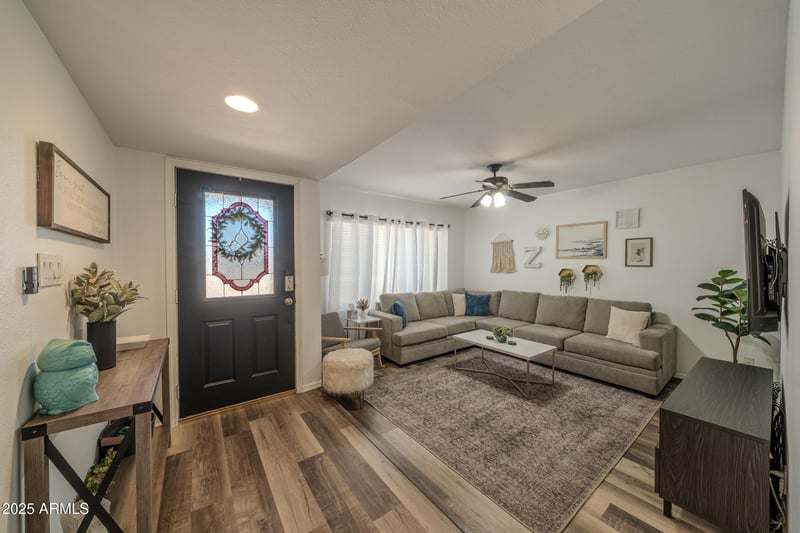 17424 56th Ave, Glendale, AZ 85308