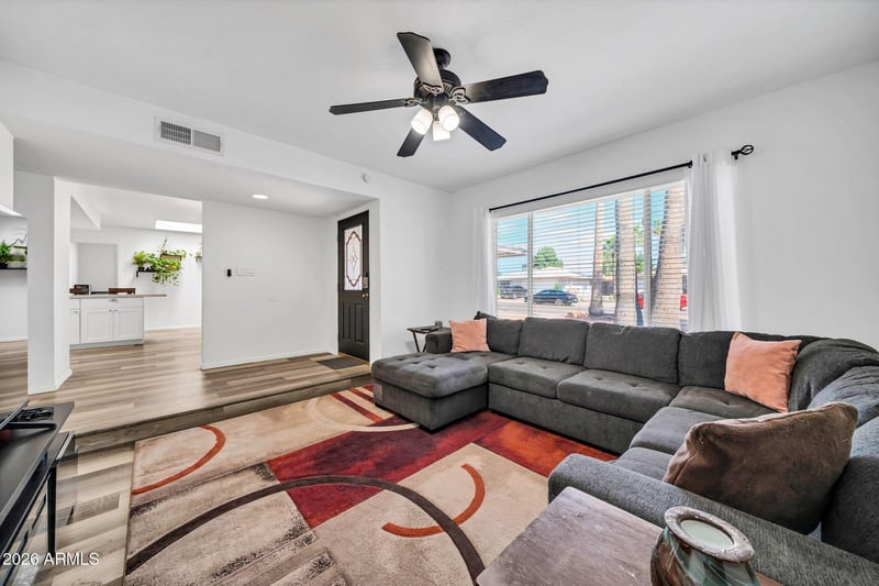 17424 56th Ave, Glendale, AZ 85308