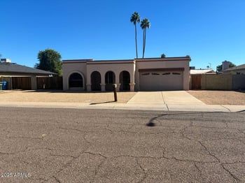 17425 36th Dr, Glendale, AZ 85308