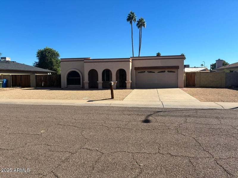 17425 36th Dr, Glendale, AZ 85308