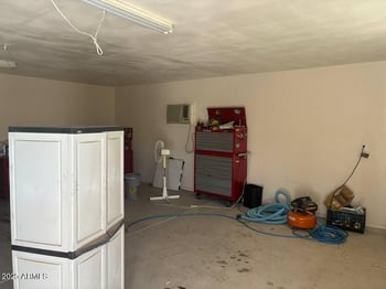 17425 36th Dr, Glendale, AZ 85308