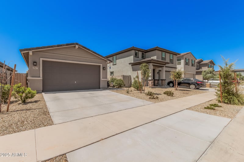 17427 Daley Ln, Surprise, AZ 85387