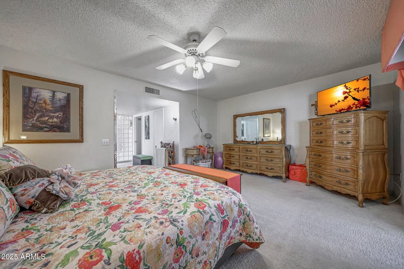 17427 Lindgren Ave, Sun City, AZ 85373