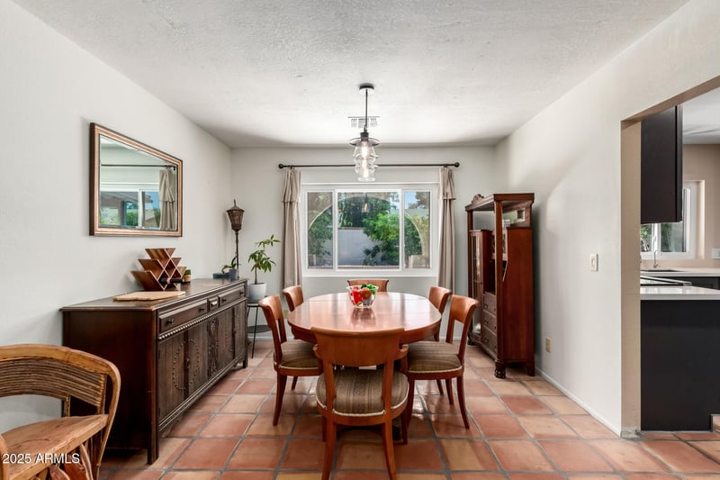 1743 Acoma Dr, Phoenix, AZ 85023