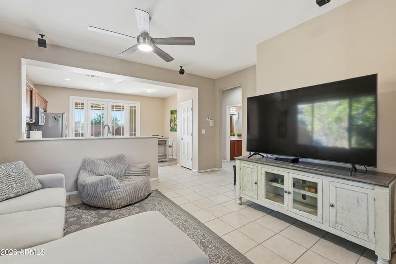 1743 Owens Way, Anthem, AZ 85086