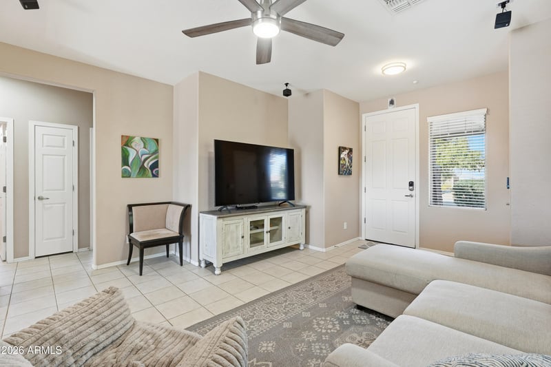 1743 W Owens Way, Anthem, AZ 85086