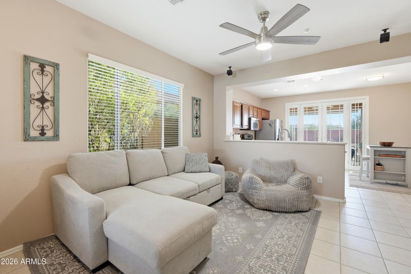 1743 W Owens Way, Anthem, AZ 85086