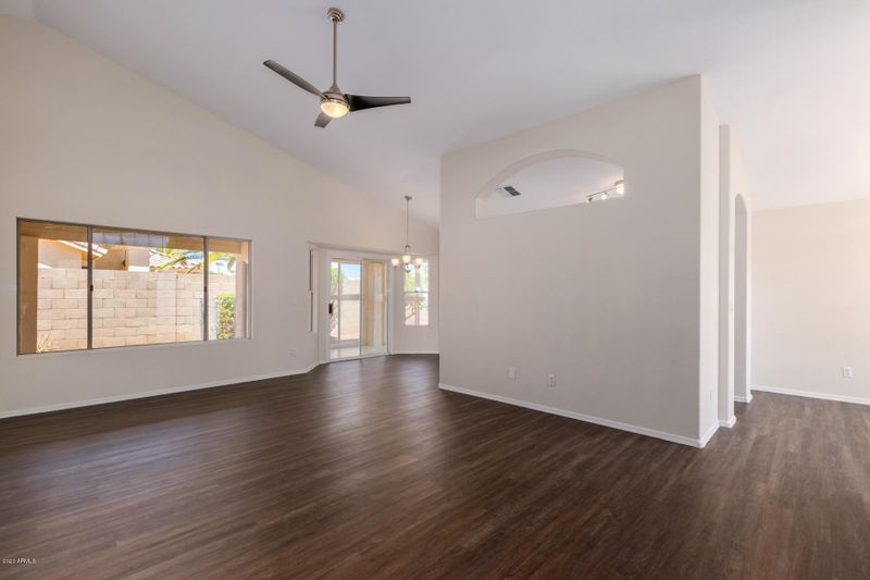 17430 N Flowing Spring Dr, Surprise, AZ 85374
