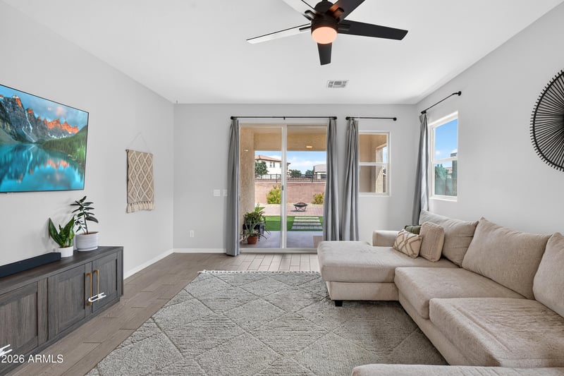 17432 W Laurie Ln, Waddell, AZ 85355