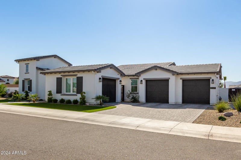17437 Montpelier St, Surprise, AZ 85388