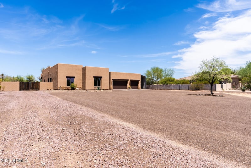 1744 Maddock Rd, Phoenix, AZ 85086