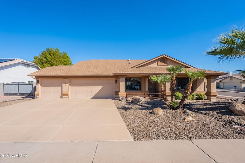 17445 64th Dr, Glendale, AZ 85308