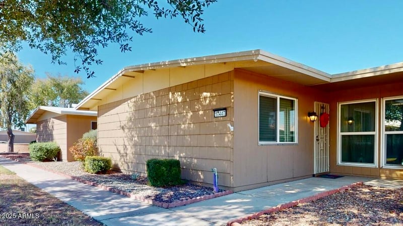 17447 99th Dr, Sun City, AZ 85373