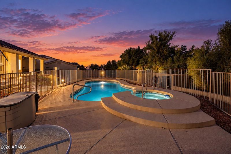 17449 E Caliente Dr, Fountain Hills, AZ 85268