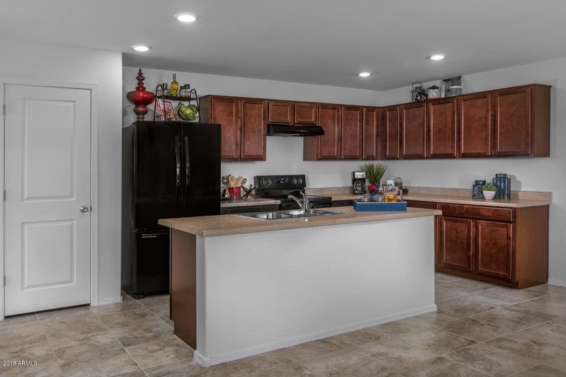 1745 E Grenadine Rd, Phoenix, AZ 85040