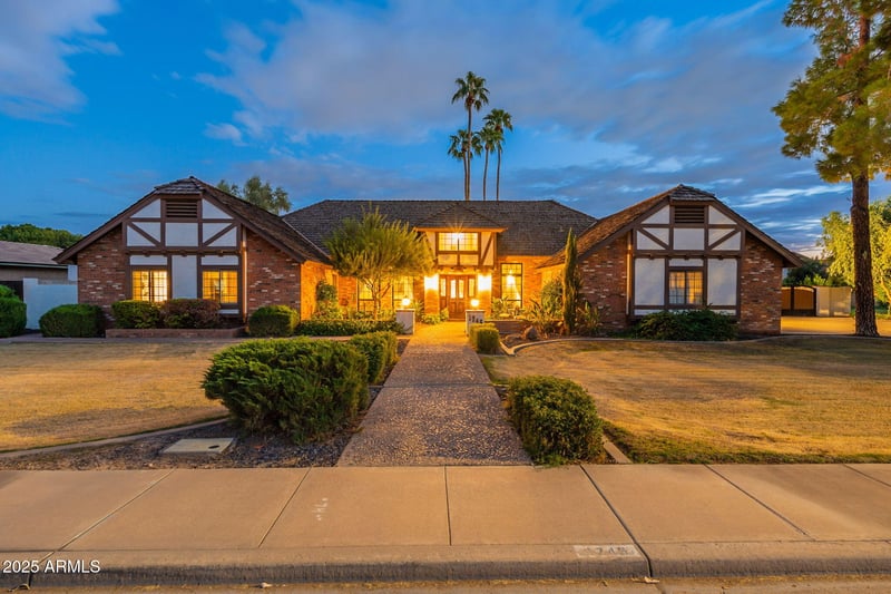 1745 Elmwood St, Mesa, AZ 85203