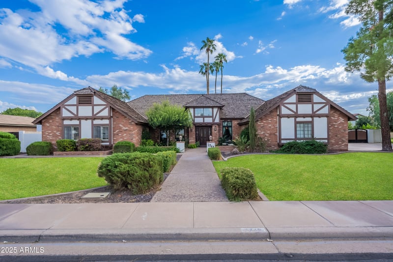 1745 Elmwood St, Mesa, AZ 85203