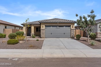 17450 Echo Ln, Waddell, AZ 85355