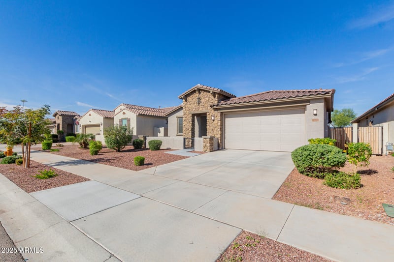 17454 Larkspur Dr, Surprise, AZ 85388