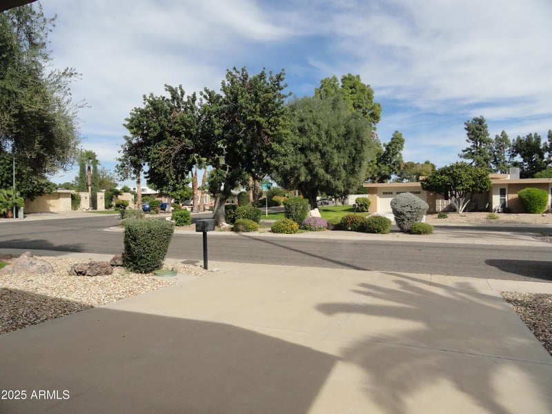 17464 106th Ave, Sun City, AZ 85373