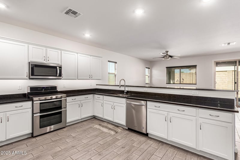 17466 Echo Ln, Waddell, AZ 85355