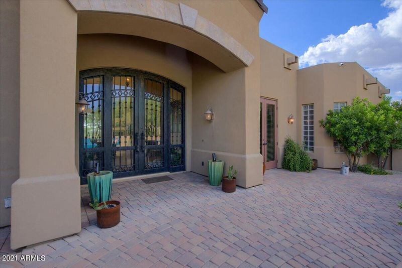 1747 E Las Palmaritas Dr, Phoenix, AZ 85020
