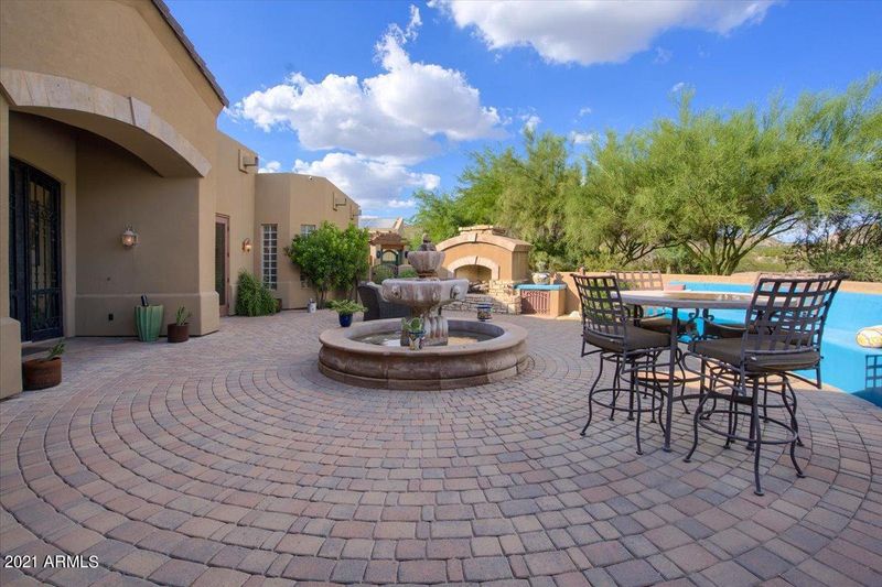 1747 E Las Palmaritas Dr, Phoenix, AZ 85020