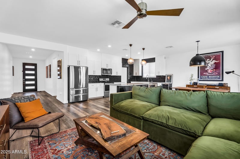 1747 Grove St, Phoenix, AZ 85040