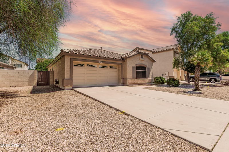 1748 Loma Vista St, Gilbert, AZ 85295