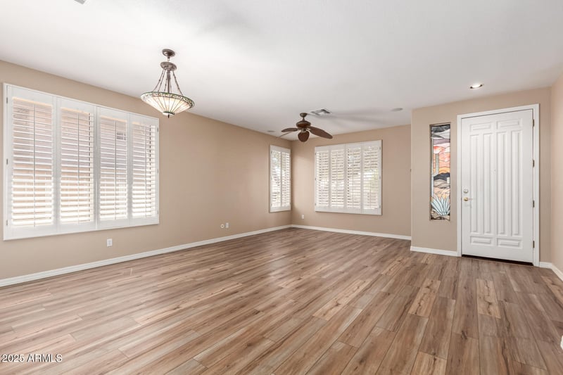 1748 Nighthawk Way, Phoenix, AZ 85045