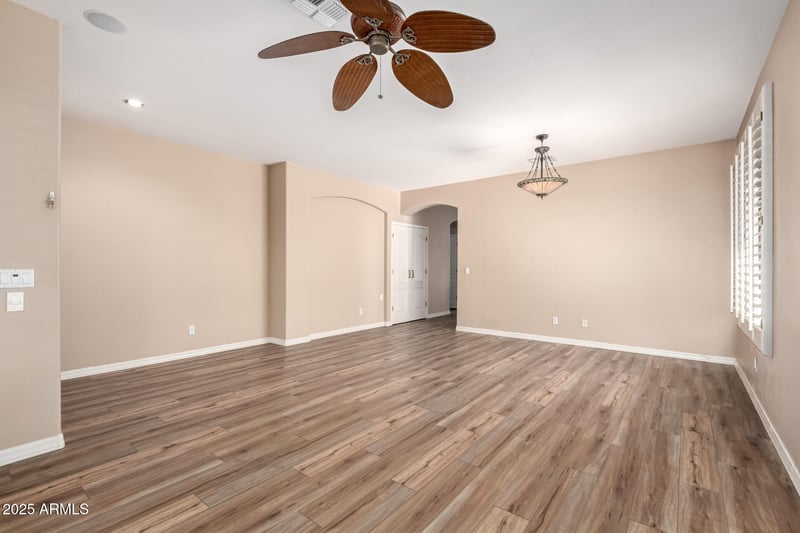 1748 Nighthawk Way, Phoenix, AZ 85045