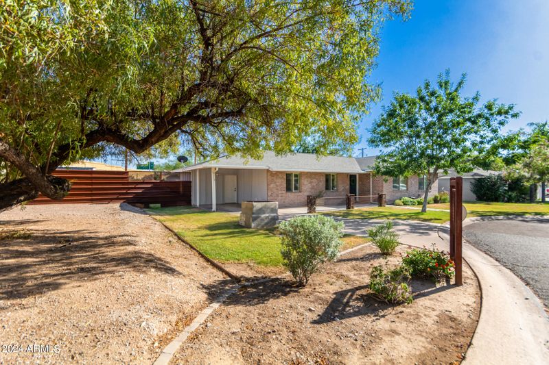 1749 E Mclellan Blvd, Phoenix, AZ 85016