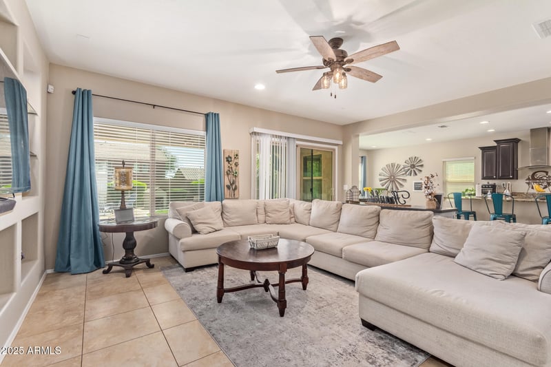 1749 Fetlock Trl, Phoenix, AZ 85085