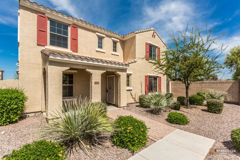 1749 S Balboa Dr, Gilbert, AZ 85295