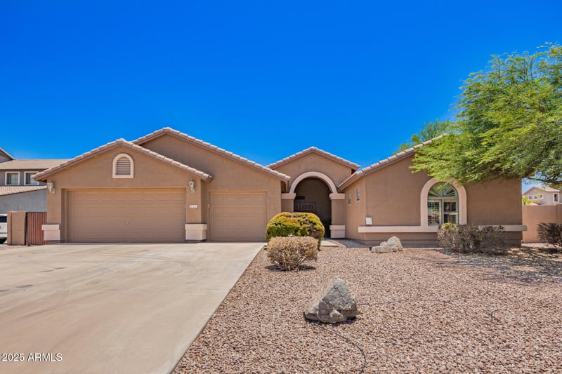175 Paso Fino Way, San Tan Valley, AZ 85143