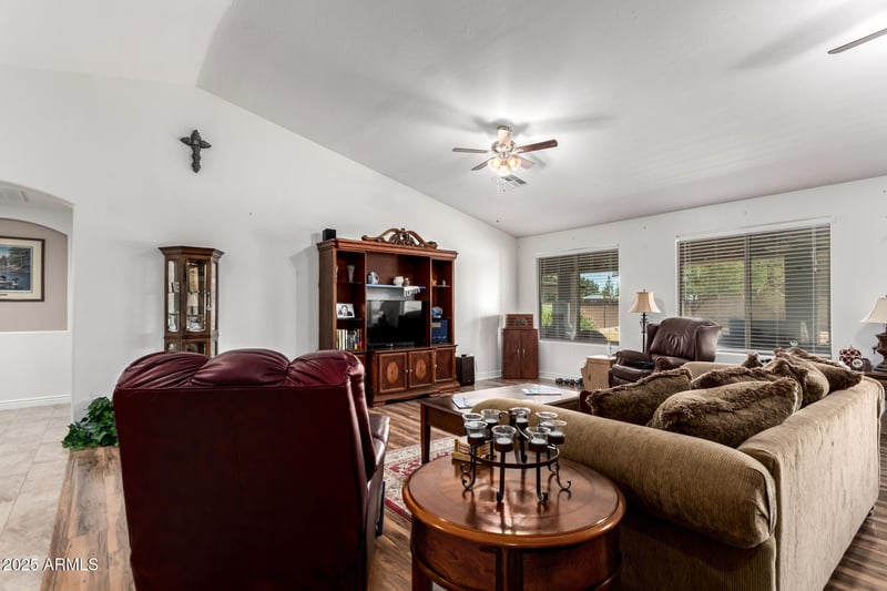 175 Paso Fino Way, San Tan Valley, AZ 85143