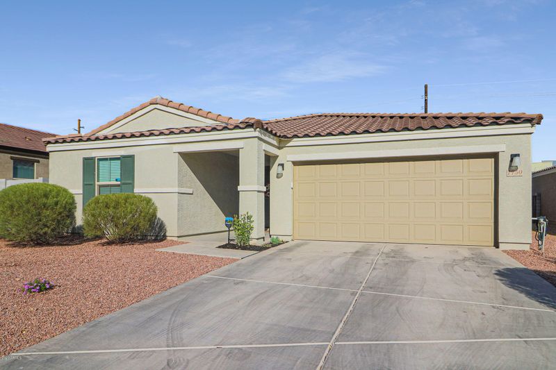 1750 E Grenadine Rd, Phoenix, AZ 85040