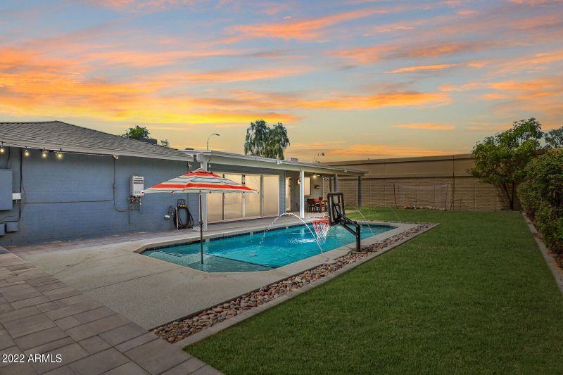 1750 E Medlock Dr, Phoenix, AZ 85016