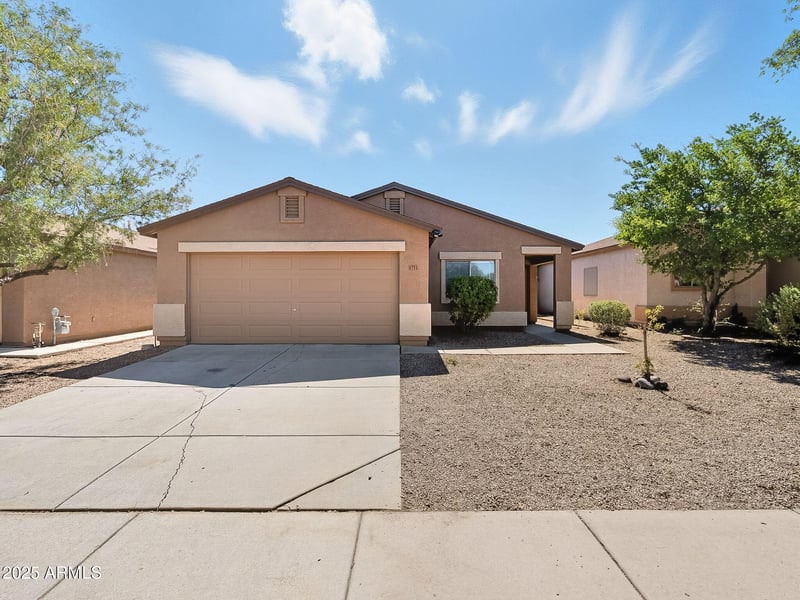 1751 Cowboy Cove Trl, San Tan Valley, AZ 85143