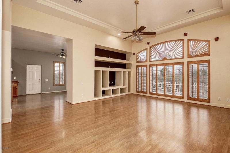 1751 W Aster Dr, Phoenix, AZ 85029