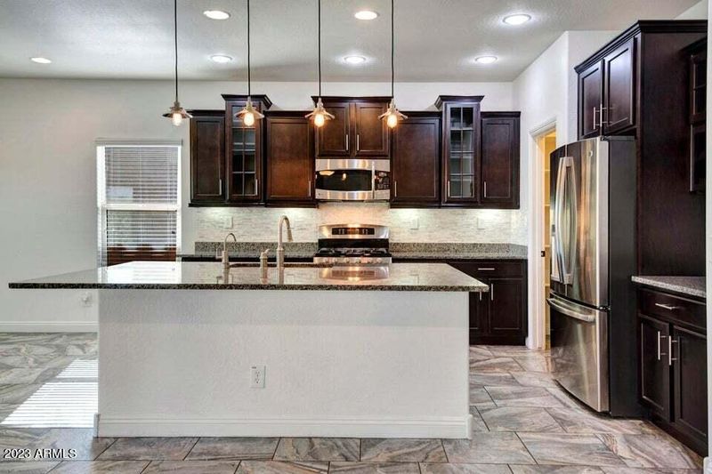 1751 W Desperado Way, Phoenix, AZ 85085