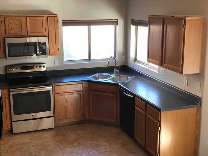 17511 N 84th Dr, Peoria, AZ 85382