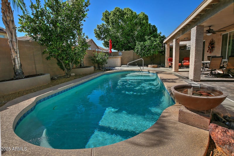 17519 Caribbean Ln, Surprise, AZ 85388