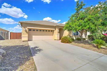 1752 Debbie Dr, San Tan Valley, AZ 85140