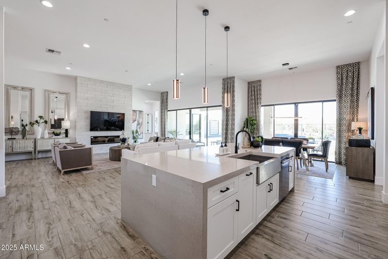 1752 E Creek Canyon Rd, Phoenix, AZ 85086