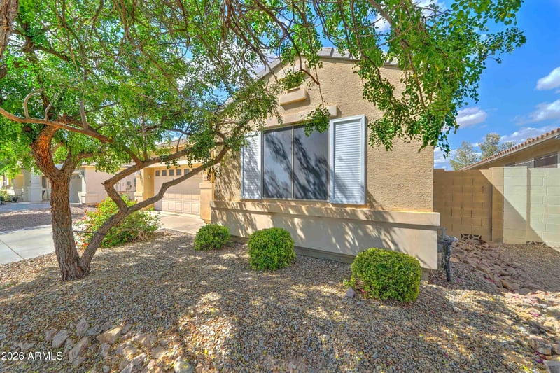 1752 Debbie Dr, San Tan Valley, AZ 85140