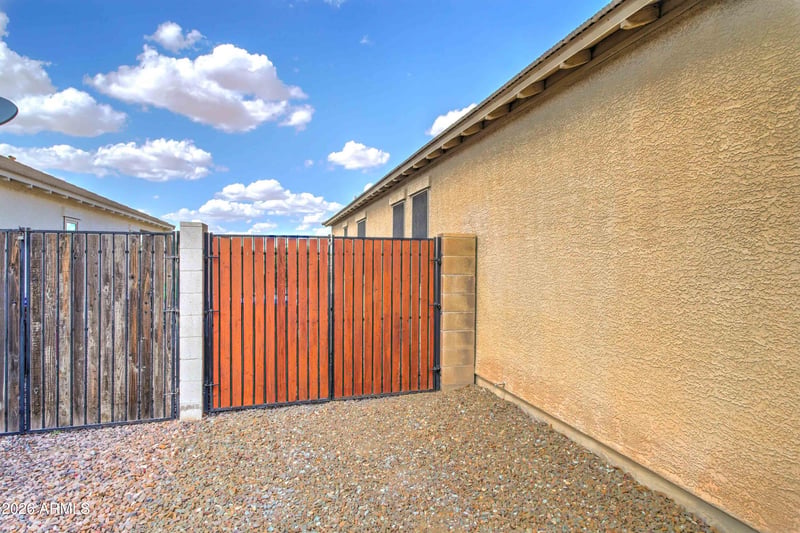 1752 Debbie Dr, San Tan Valley, AZ 85140